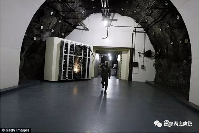 特朗普曾在抗議者包圍白宮期間躲進地堡，如何應(yīng)急？(圖5)