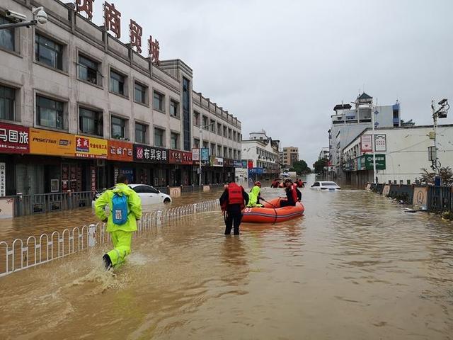 警惕！中國(guó)氣象局連發(fā)三個(gè)預(yù)警，多地有大暴雨(圖1)
