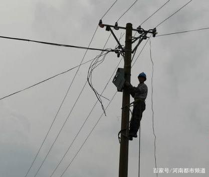 綏化突遭龍卷風襲擊，房蓋在天上飛！村民：我70歲沒見過這事(圖8)