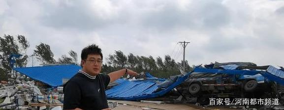 綏化突遭龍卷風襲擊，房蓋在天上飛！村民：我70歲沒見過這事(圖3)