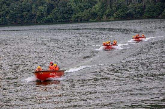 水域救援:沖鋒舟艇基礎(chǔ)駕駛技能介紹(圖3) 水域救援:沖鋒舟艇基礎(chǔ)駕駛技能介紹(圖3)